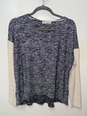 Comme Toi Navy & Cream Knit top